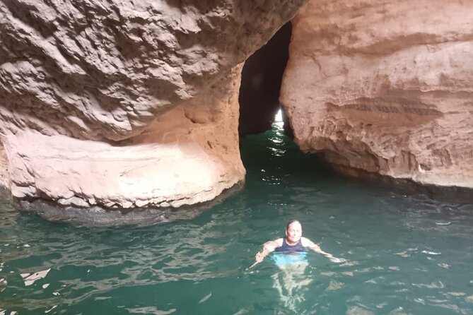 2 Days Private Wadi Shab Tour in Desert Safari - Wadi Tiwi and the coastal road