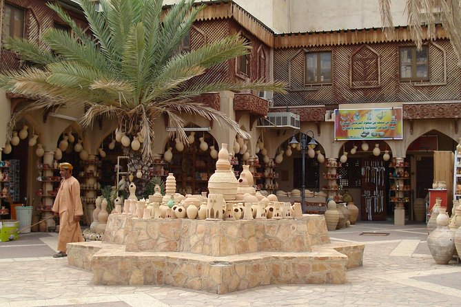 4 Days Package TOUR FARAH - Day 4: Hiking and swimming at Wadi Shab
