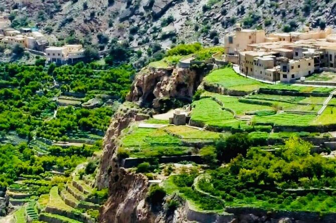 4-Days Private Jamila Sightseeing Tour - Sur adds boats, forts, and a working coastal town