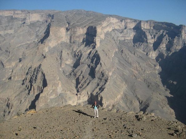 5-Days Private Oman Tour from Muscat - Day two: Sur’s boats, Wadi Bani Khalid, and desert sunset