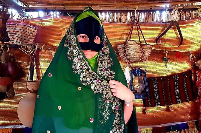 5-Days Private Oman Tour – Mountains, Deserts & Coastline - Day 1: Grand mosques, karak tea, and Mutrah Souq