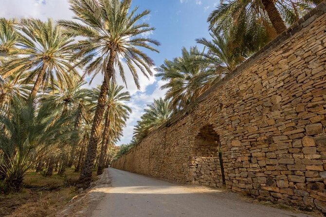 Amouage & Nizwa Full-Day Tour: Fort, Souq & Barakat Al Mouz - Nizwa Souq, a better place to browse than rush