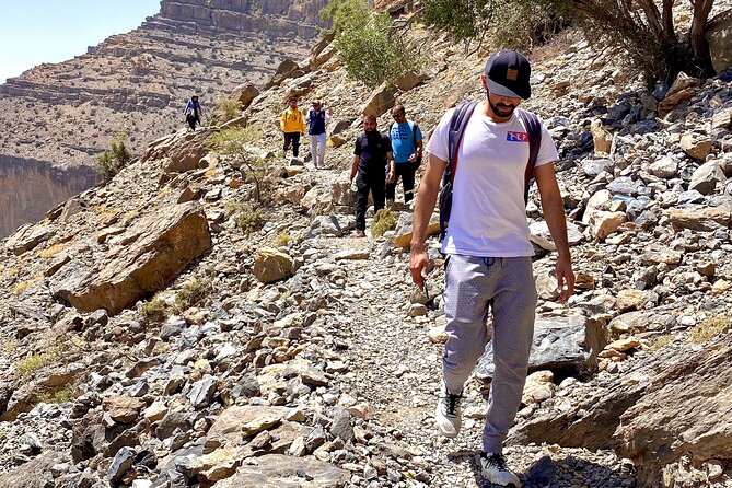 Balcony & Hidden Lake Jebel Shams Shared Trip - Lunch, transport, and what the $210 price covers