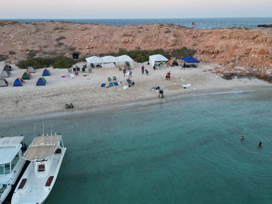 Camping to the Daymaniyat Islands with an overnight stay - Who will enjoy this most