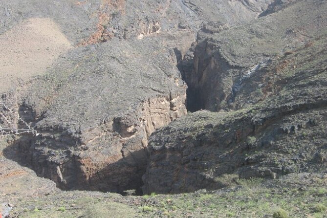 Day Trip to Wadi Bani Awf, Balad Sayt, Nakhal Fort & Hot Spring - The private 4WD makes a real difference