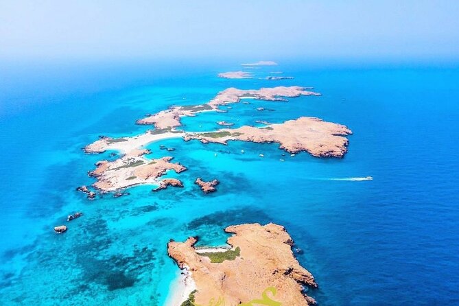 Daymaniyat island Natural Reserve and Dolphin Watching - A Short Boat Ride Around the Islands