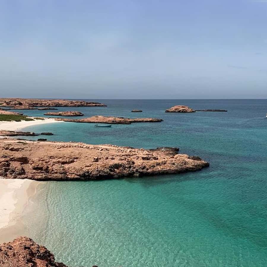 Daymaniyat Islands Snorkeling with Picnic Lunch - Who should book this five-hour boat trip?
