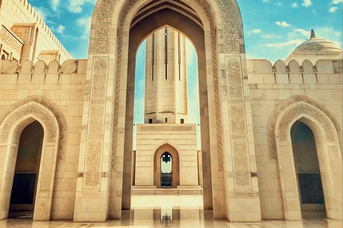 Discover Muscat: Group City Tour - Bait Al Zubair: a compact look at Omani culture