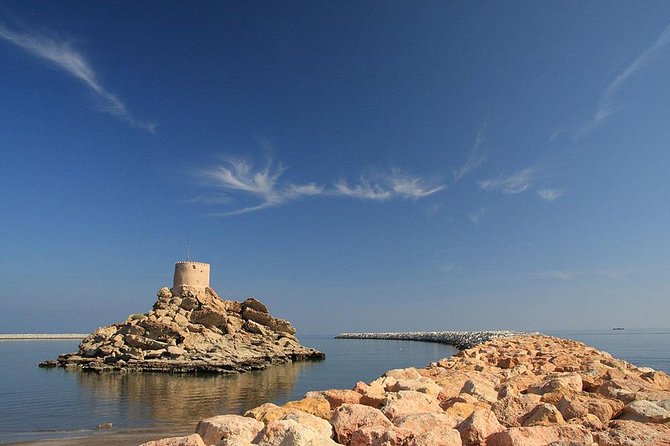 Discover the South and Wadi Shab from Muscat - Who will enjoy this day most?
