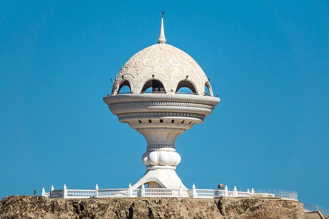 Enjoy a traditional Omani local style tour around Muscat - Mutrah Souq, the best walking portion