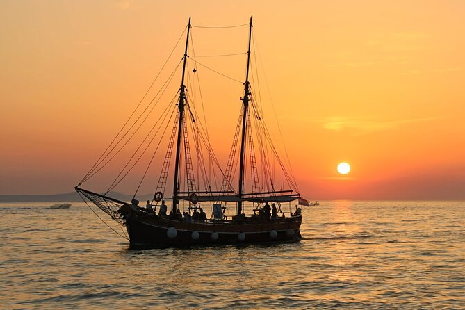 Evening Sunset Dhow Cruise Tour - Muscat - Boarding the dhow at 4:00 pm