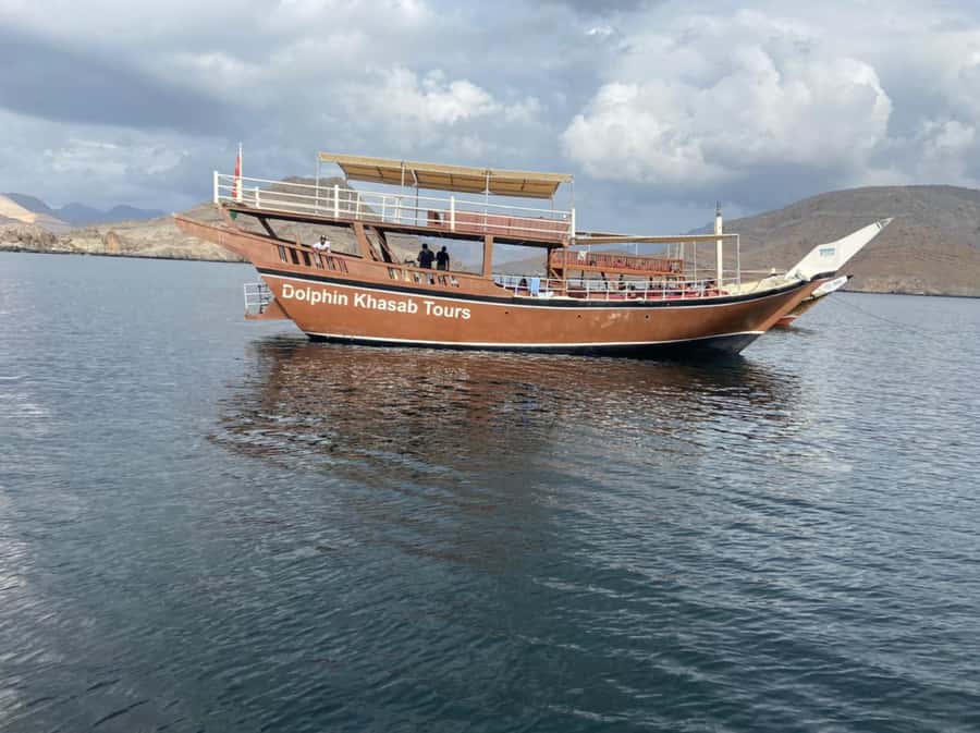 From Khasab: Fjords of Musandam Dhow Cruise & Buffet Lunch - Telegraph Island and Seebi Island swimming stops