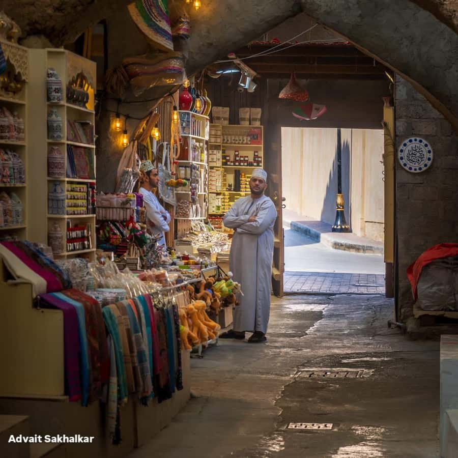 From Muscat: Full-Day to Nizwa-Misfat Al Abriyeen-Al Hamra - The climb and channels of Misfat Al Abriyeen