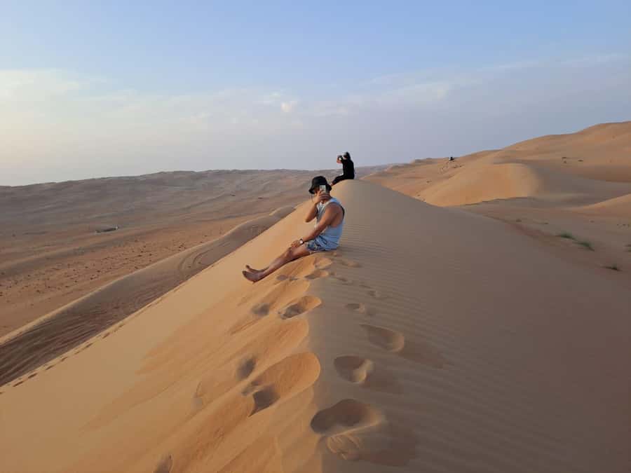 From Muscat: Guided Overnight Desert Camp Tour - Sleeping in the luxury desert camp
