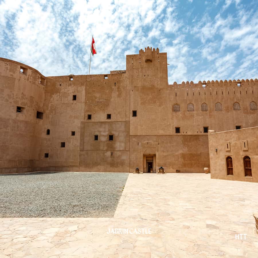 From Muscat: Nizwa, Bahla, and Jabrin Tour with Forts - An eight-hour route from Muscat