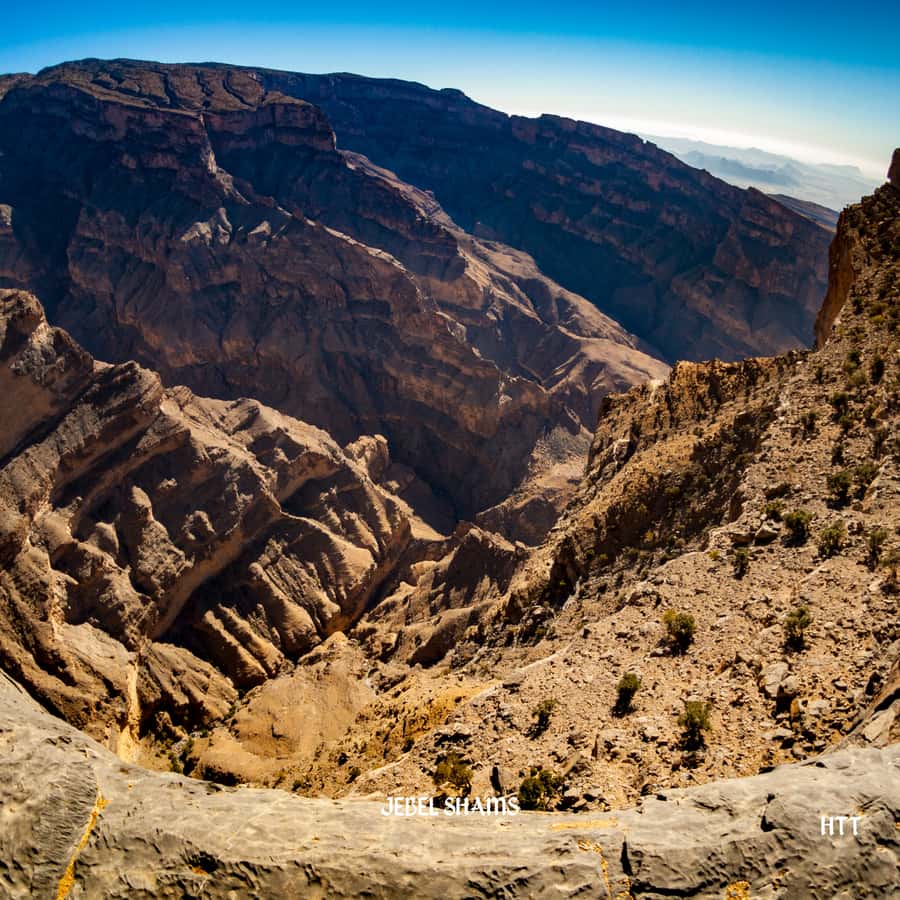 From Muscat: Nizwa Day Trip with Grand Canyon - Nizwa Round Tower Fort in 30 minutes