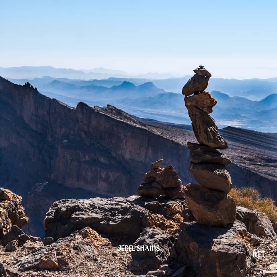 From Muscat: Nizwa Day Trip with Grand Canyon - Jebel Shams and Oman’s Grand Canyon