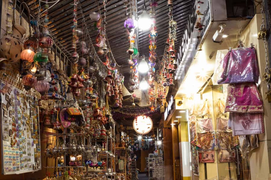 From Muscat: Nizwa Guided Tour with Optional Overnight Stay - Dinner, coffee, and Omani flavors