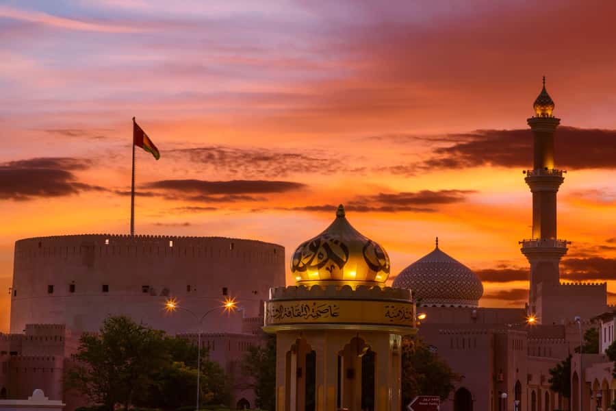From Muscat: Nizwa Guided Tour with Optional Overnight Stay - The journey from Muscat to Nizwa