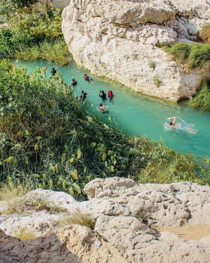 From Muscat:Private Wadi Shab and Bimmah SinkHole Tour - Bimmah Sinkhole, a quick stop with a dramatic setting
