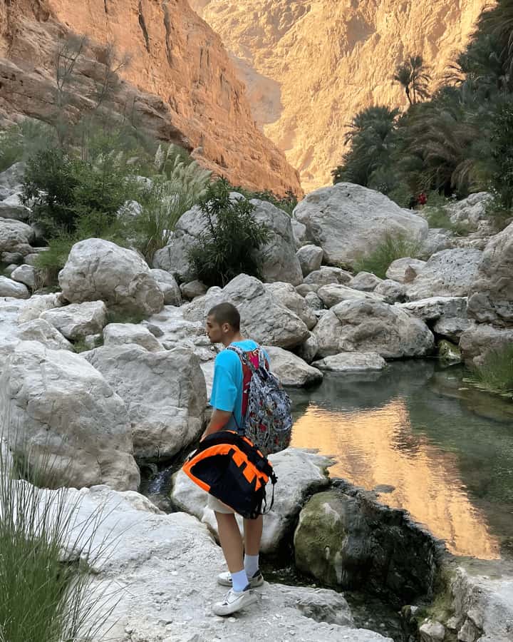 From Muscat: Wadi Shab & Bimmah Sinkhole Full-Day Tour - Why Wadi Shab is worth the long ride from Muscat