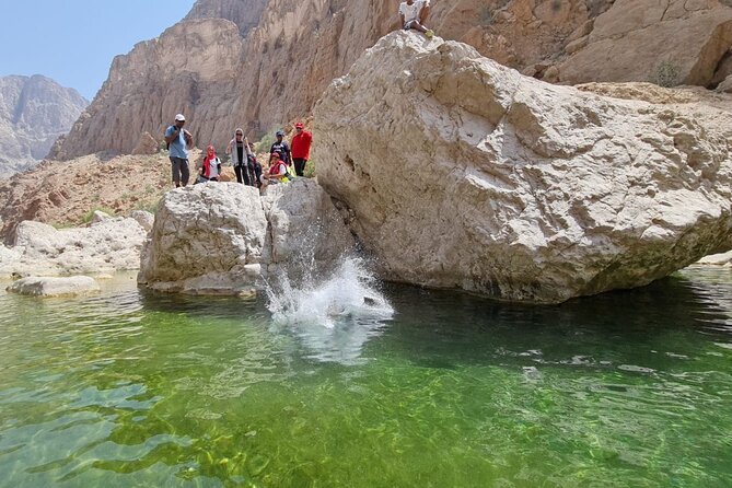 Full-Day Bimmah Sinkhole and Wadi Al Arbeieen Tour - The route and why a 4WD matters