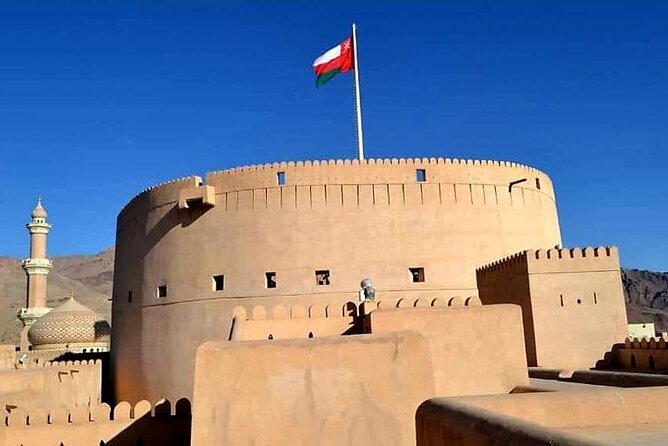 Full-Day Nizwa Fort, Bahla Fort and Jabreen Castle Private Tour - Nizwa Souk, silver jewelry, and local goods