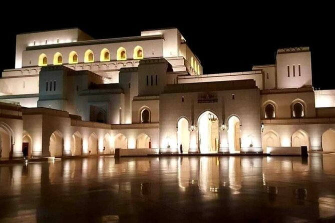 Full Day Private Muscat City Tour - Qurum Beach, a ten-minute pause by the water