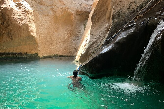Full Day Private Tour to Wadi Shab and Bimmah Sinkhole - Bimmah Sinkhole in a 30-minute stop