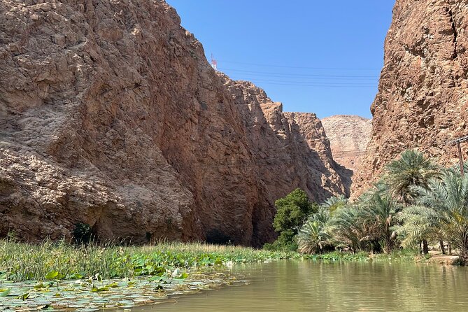 Full Day Private Tour to Wadi Shab and Bimmah Sinkhole - Lunch, snacks, and the value of a private day