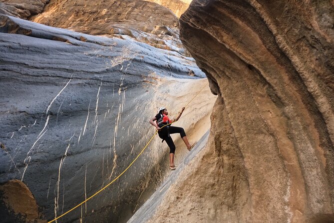 Full Day - Snake Canyon Adventure Tour in Jebel Shams region - Food, water, and what to bring
