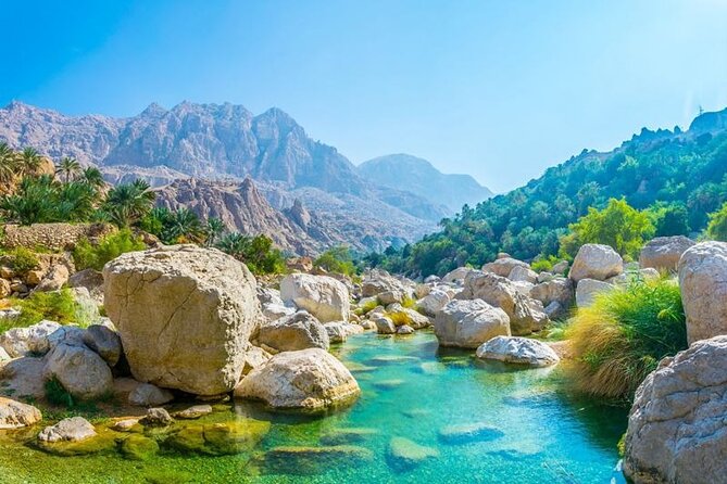 Full-Day Wadi Shab and Bimmah Sinkhole Tour - Bimmah Sinkhole gives the day a second rhythm