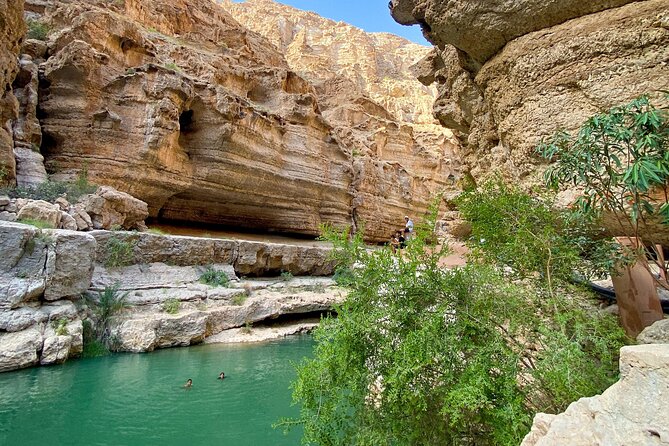 Full-Day Wadi Shab and Bimmah Sinkhole Tour - Walking, swimming, and the famous keyhole