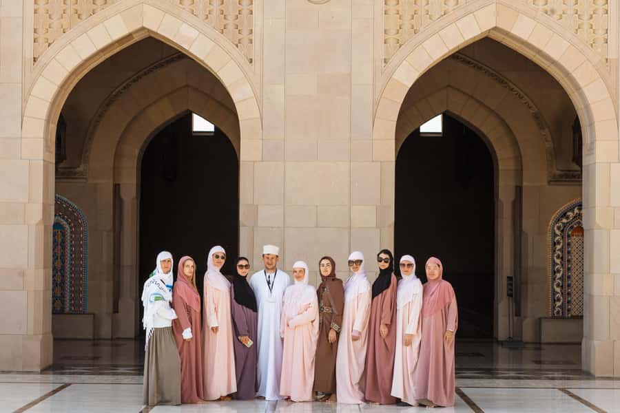 Guided Walking Tour of Sultan Qaboos Grand Mosque in Muscat - The main prayer hall and its enormous carpet