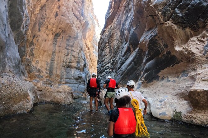 Half Day - Snake Canyon Adventure Tour in Jebel Shams - Entering Snake Canyon from Bald Sayt