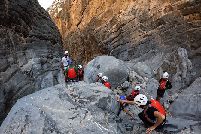 Half Day - Snake Canyon Adventure Tour in Jebel Shams - Is Snake Canyon suitable for families?
