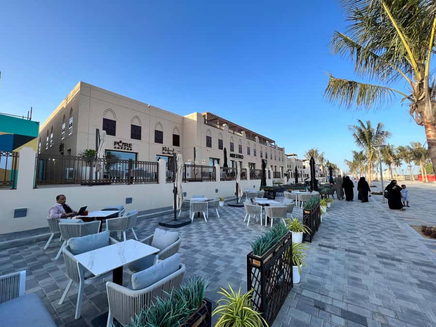 Historical Salalah City Tour with Culture, Food & Shopping - Tasting saffron and date halwa