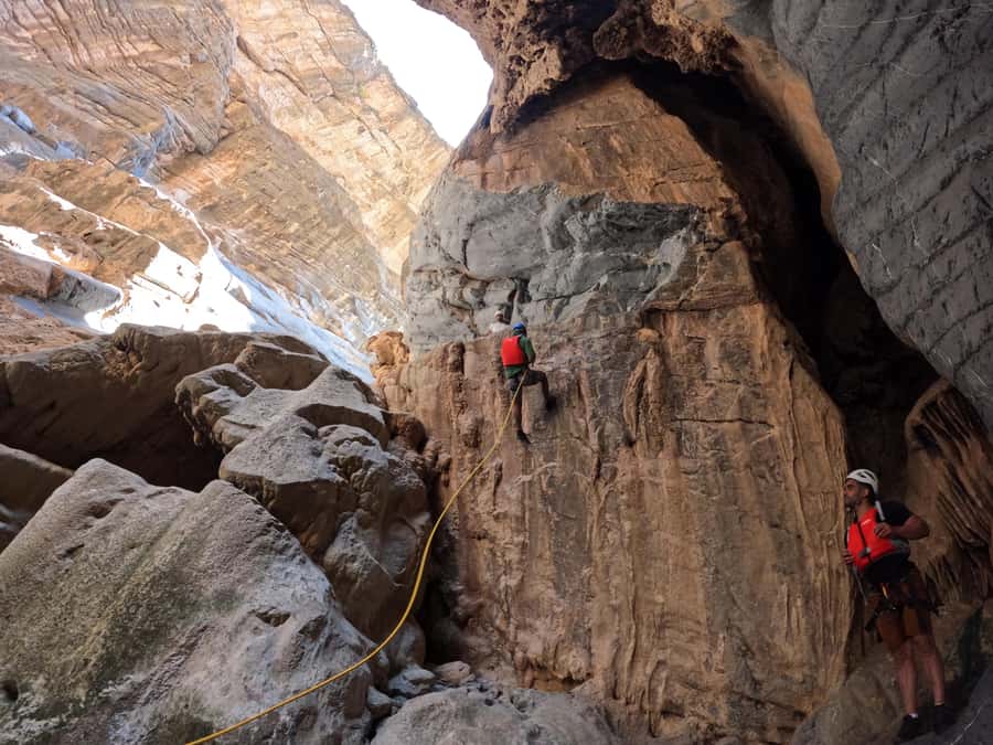 Jebel Shams: Full Day Adventure Tour through Snake Canyon - Reaching Bilad Sayt requires a proper plan