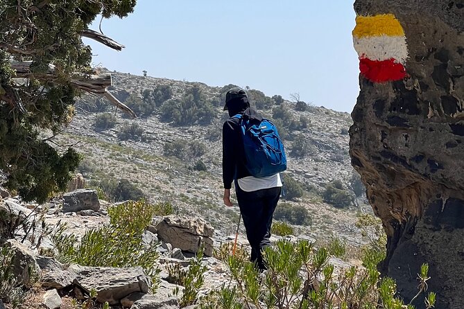 Jebel Shams summit W4 - The 6 a.m. start and the 24-kilometer hike