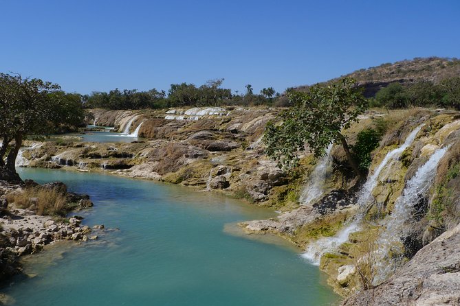 Mountain Tour - Darbat falls, Jebel Samhan, sinkholes, baobabs - Tayq Sinkhole and the scale of the Dhofar mountains