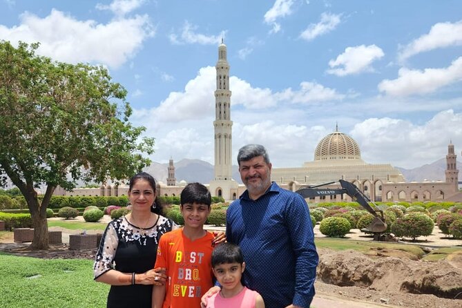 Multi-Day Package Tours At Oman - Misfat Al Abriyyin and Jabrin show village life beyond Nizwa