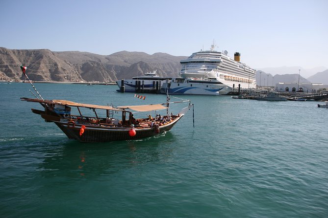 Musandam Khasab Full day dhow cruise with Lunch - Lunch, drinks, and life onboard