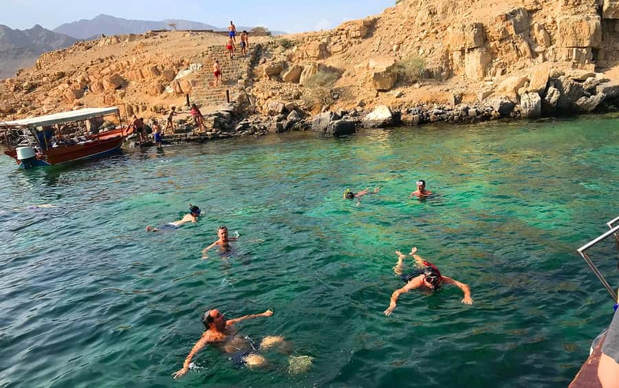 Musandam/Khasab: Overnight Dhow Cruise with Camping and BBQ - Dawn breakfast and the ride back to Khasab