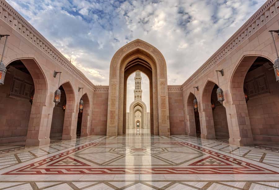 Muscat : 4 hours private Tour of Muscat City with Pick-up - Al Alam Palace and Muscat’s royal quarter