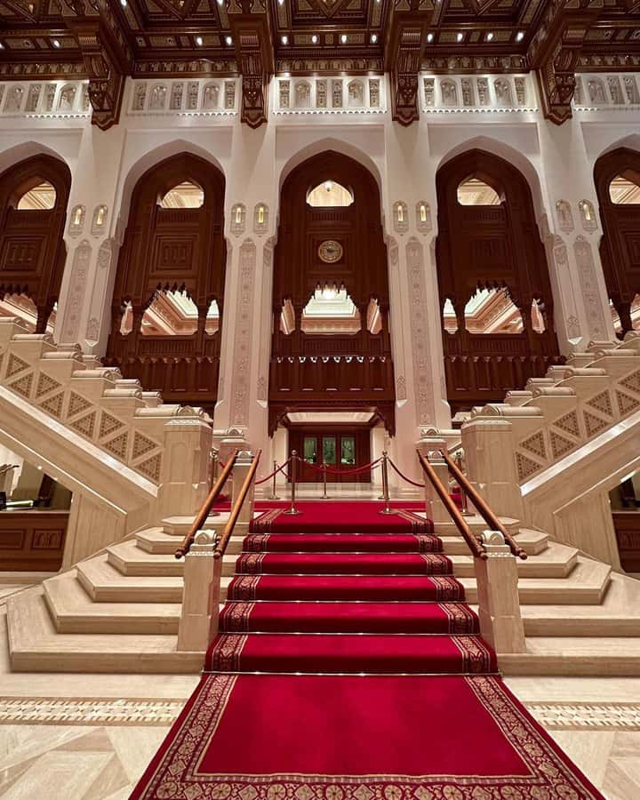 Muscat City Tour and life with Omani Guy ( luxury car). - Why this Muscat tour works well in five hours
