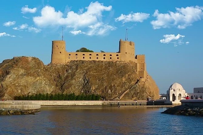 Muscat City Tour frensh or Italien Guide - A short stop at Mutrah Fish Market