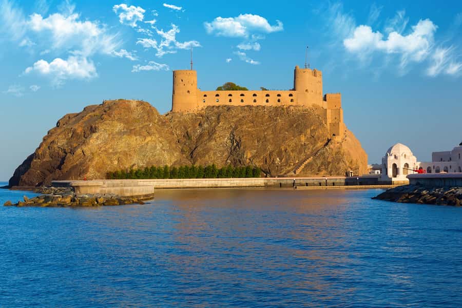 Muscat: City Tour of Grand Mosque, Old Souqs, Museum, & Fort - Sultan Qaboos Grand Mosque and the rules that matter