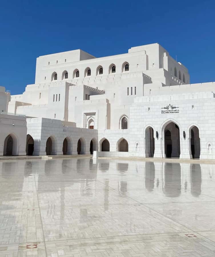 muscat city tour with pick up SMALL GROUP 7 PEOPLE MAX - Who should book this Muscat city tour?