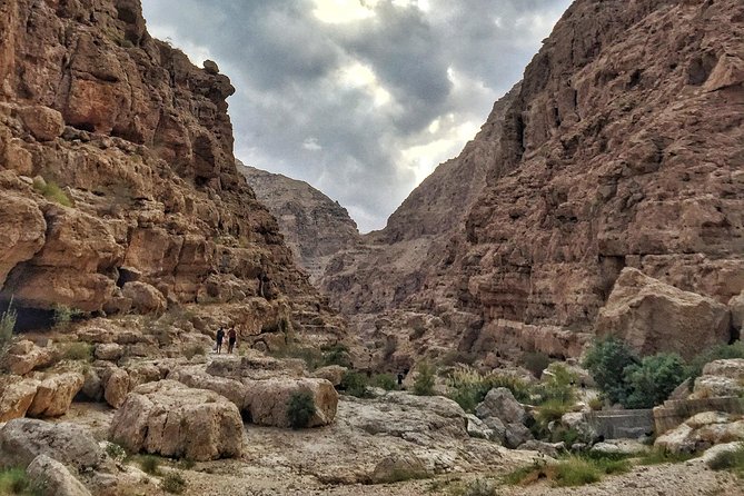 Muscat City & Wadi Shab Full-Day Adventure - Mutrah Souq and the Old Harbor