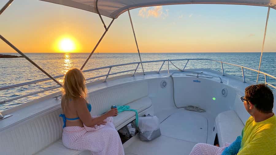Muscat : Coastal & Sunset Boat Trip - The short marina orientation